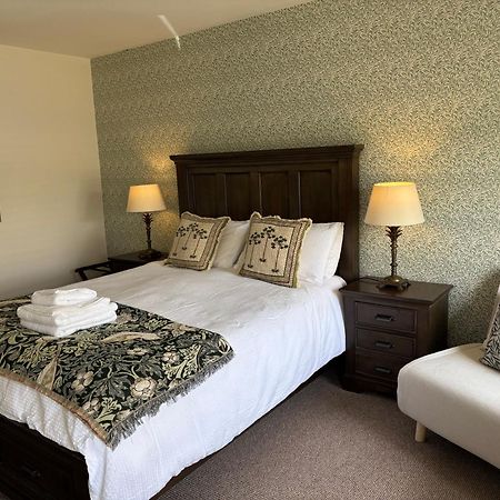 Blenkinsopp Castle Inn Greenhead エクステリア 写真