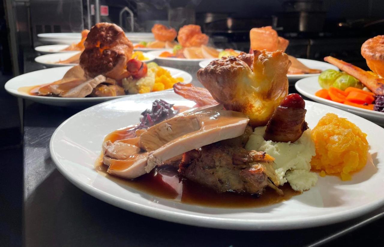 Blenkinsopp Castle Inn Greenhead エクステリア 写真