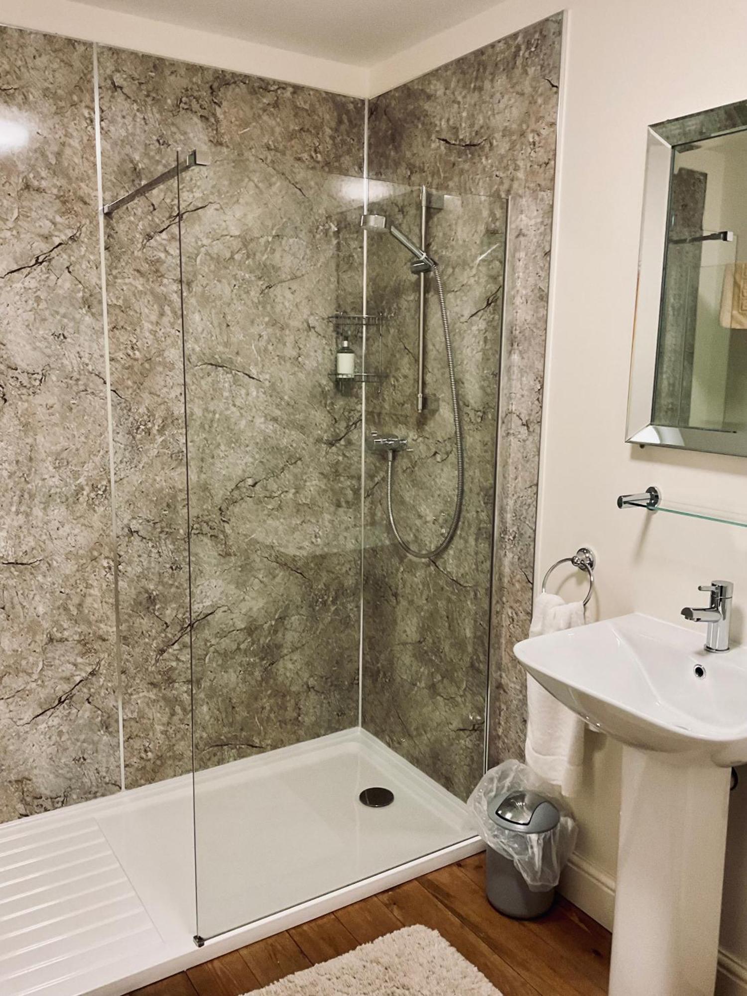 Blenkinsopp Castle Inn Greenhead エクステリア 写真