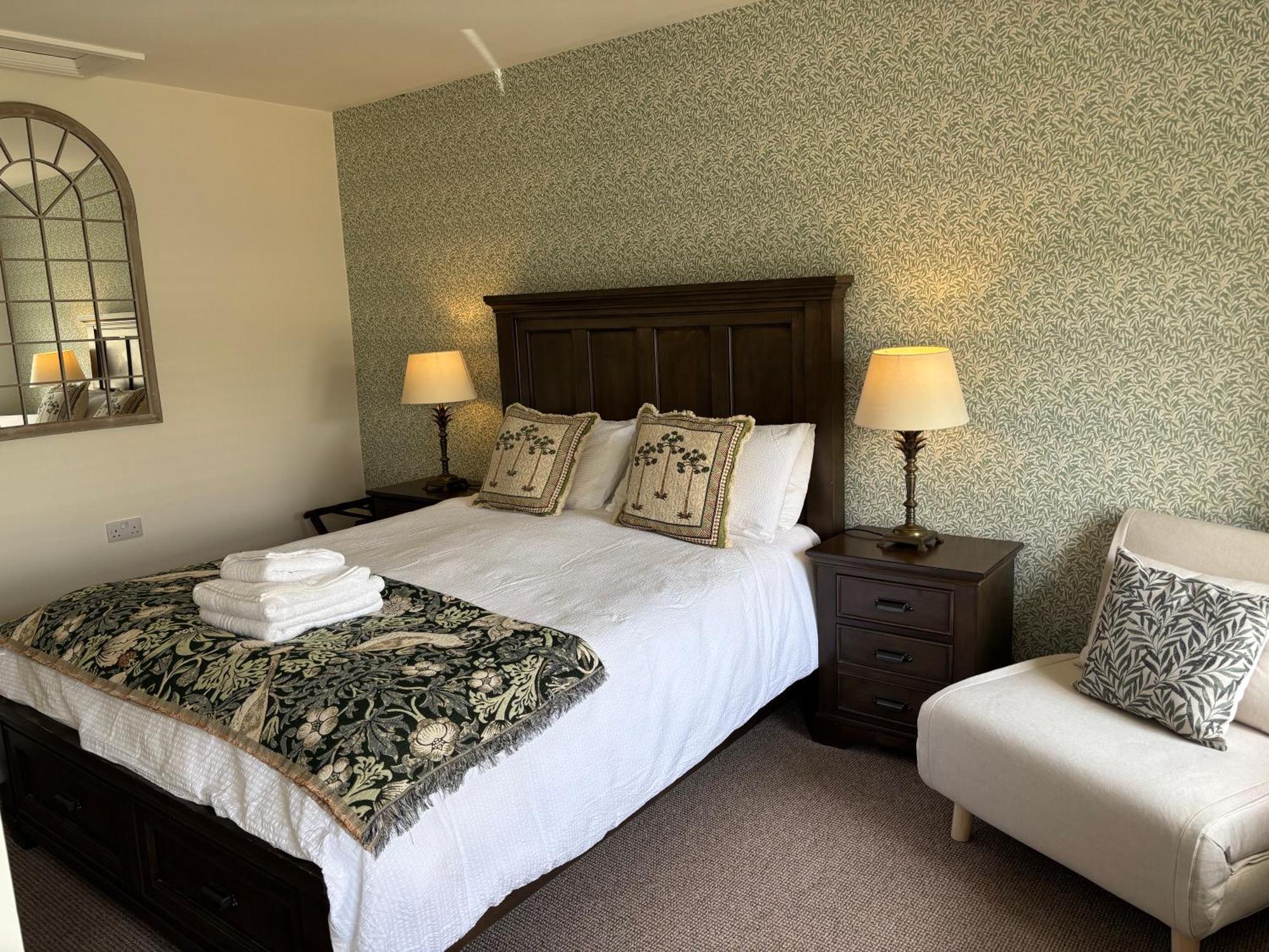Blenkinsopp Castle Inn Greenhead エクステリア 写真